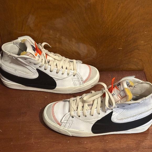 Nike Blazer \'77 Jumbo SWOOSH Athletic Sneakers main image 5